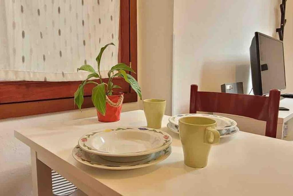 Comfortable Typical Old Style Apartment Mediolan Zewnętrze zdjęcie